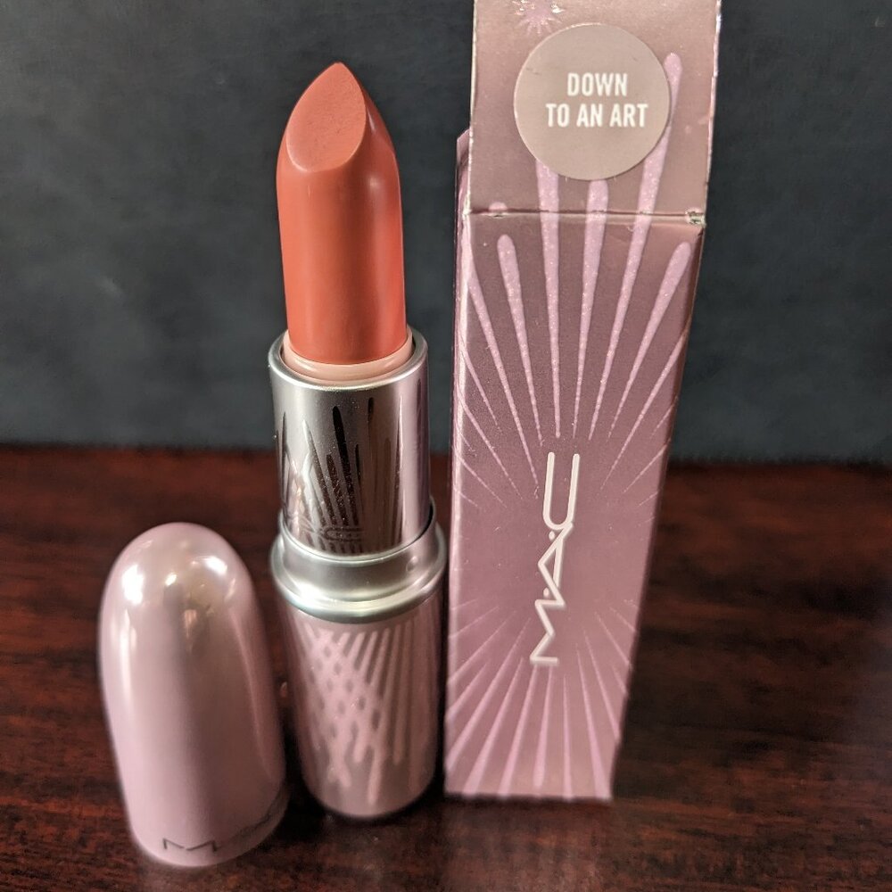 MAC Down To An Art Lipstick